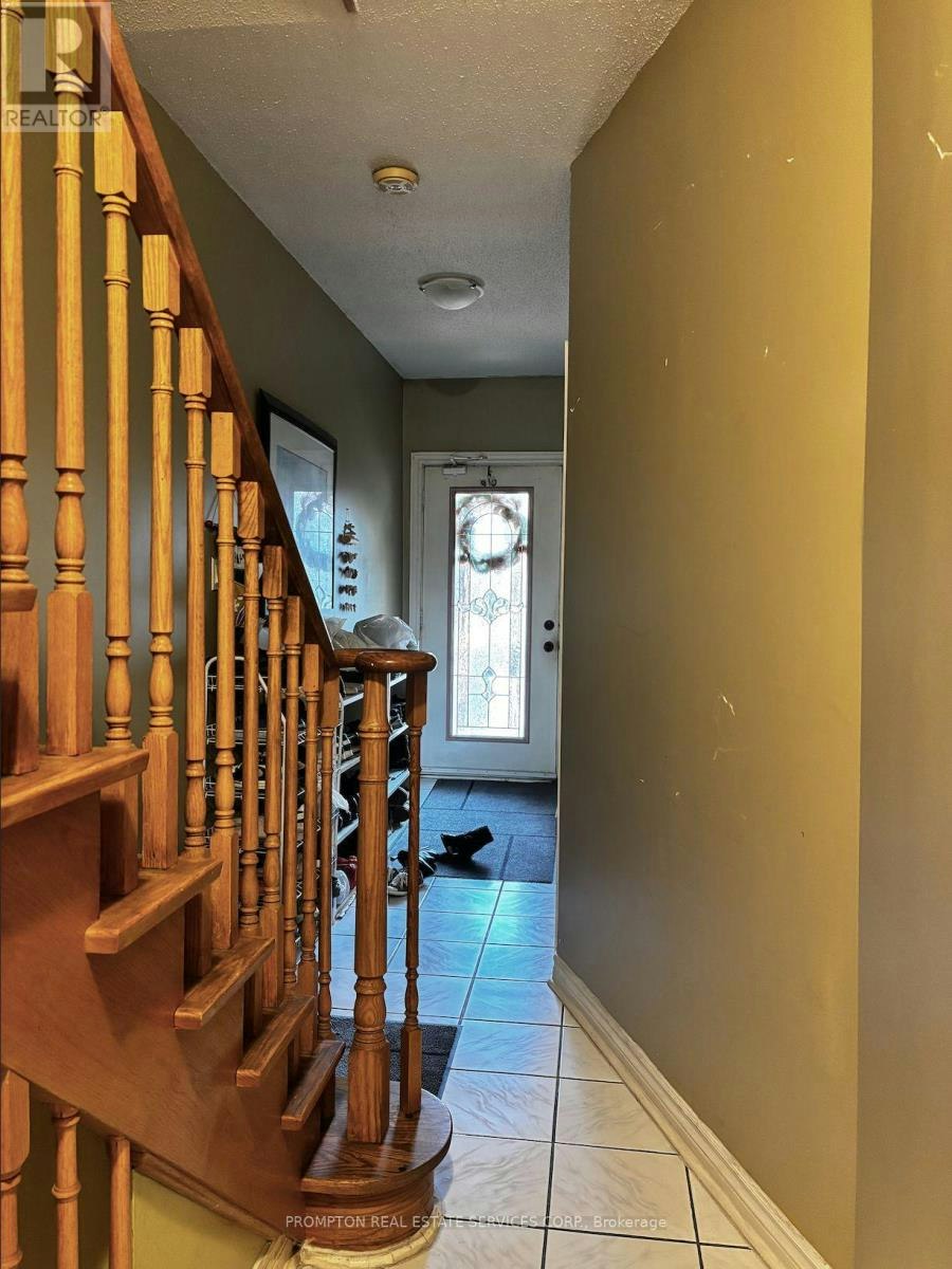 250 Markham Street, Toronto, ON, M6J 2G6 - 2