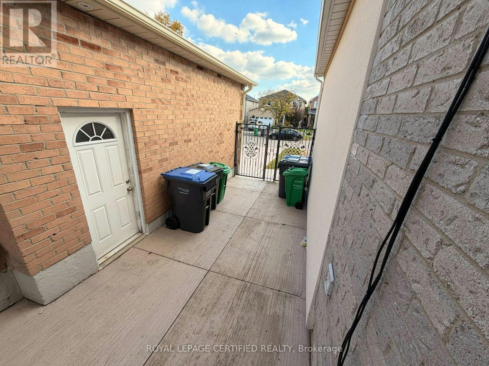 1561 Wintergrove Gardens, Mississauga, ON, L5M 3Z9 - 8