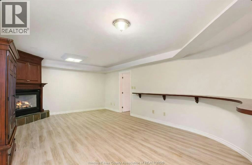 UPPER-555 Revland Drive, Tecumseh, ON, N8N 4T2 - 11