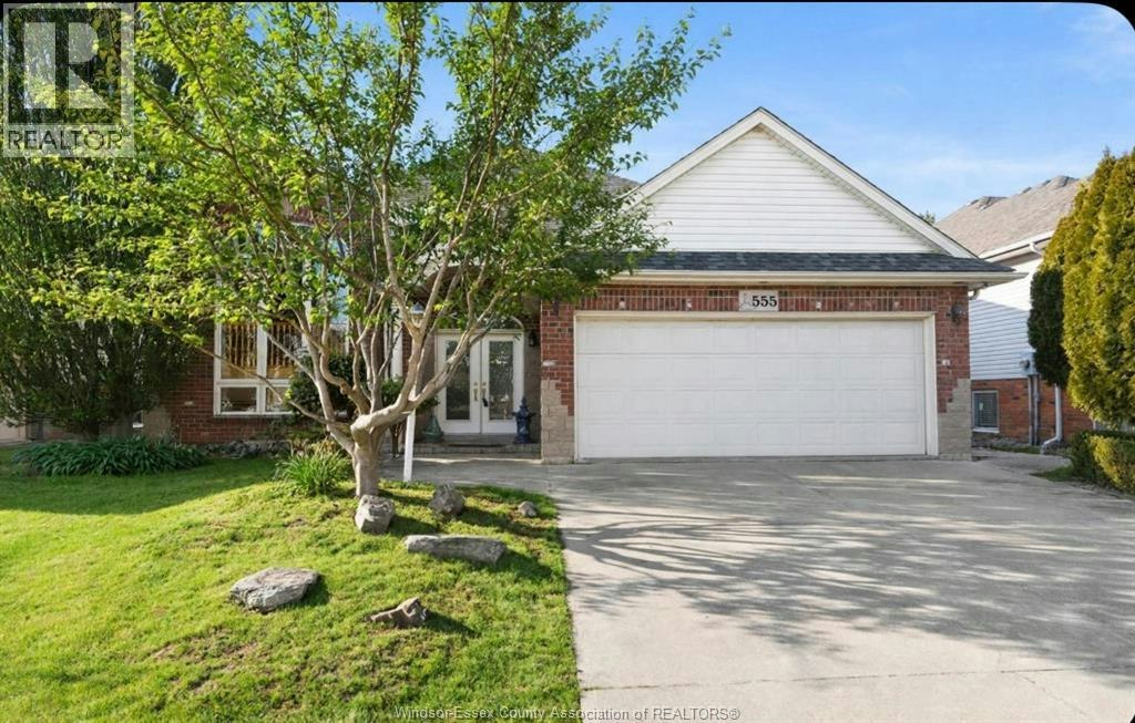 UPPER-555 Revland Drive, Tecumseh, ON, N8N 4T2