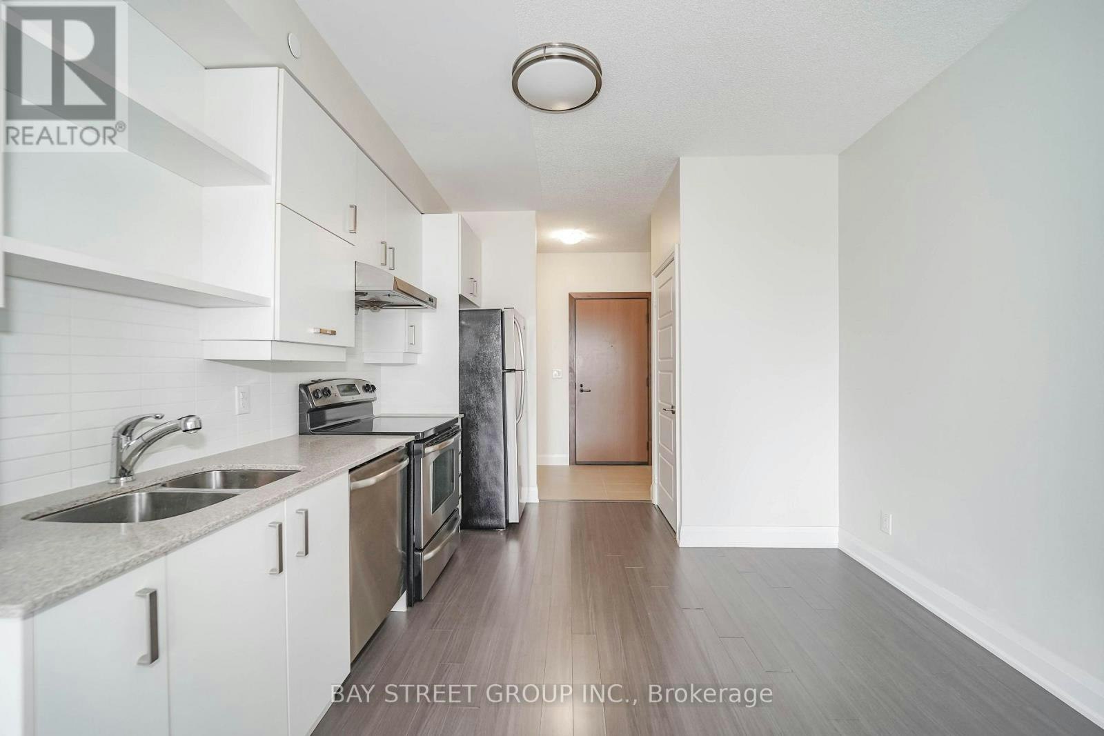 601-8228 Birchmount Road, Markham, ON, L3R 1A6 - 10