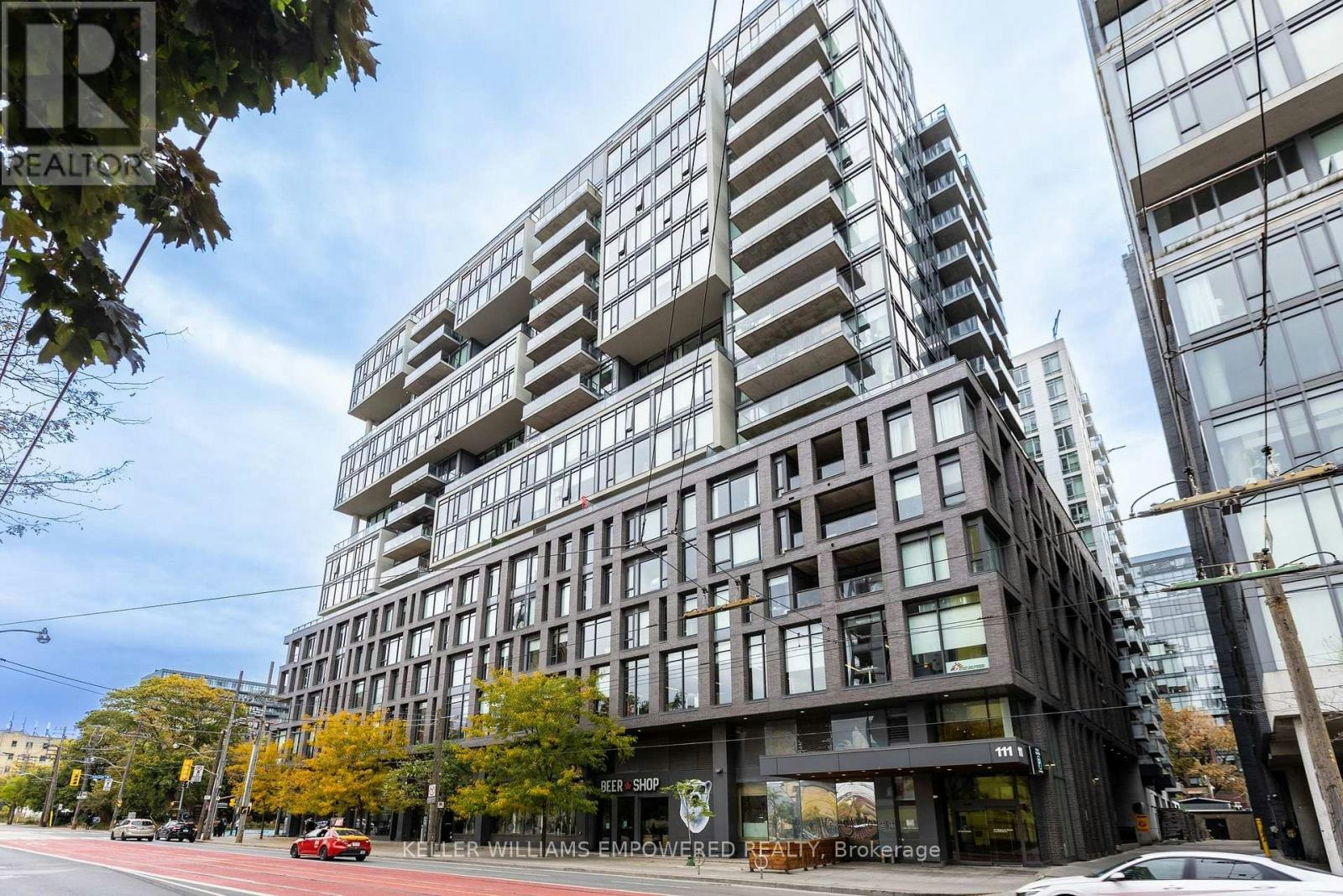 717-111 Bathurst Street, Toronto, ON, M5V 0M9