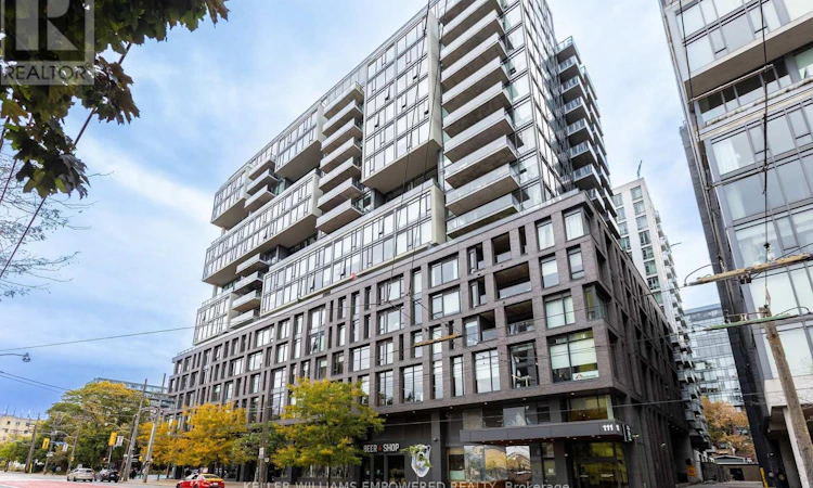 717-111 Bathurst Street