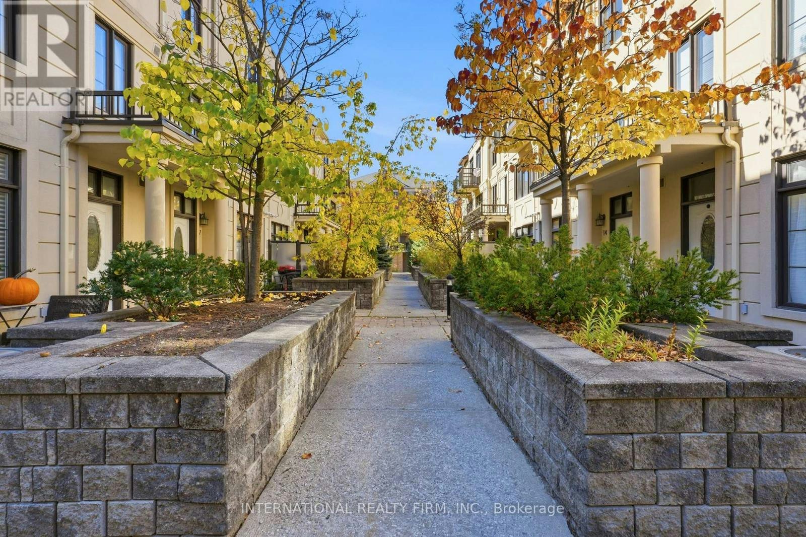 44-7 Brighton Place, Vaughan, ON, L4J 0H1