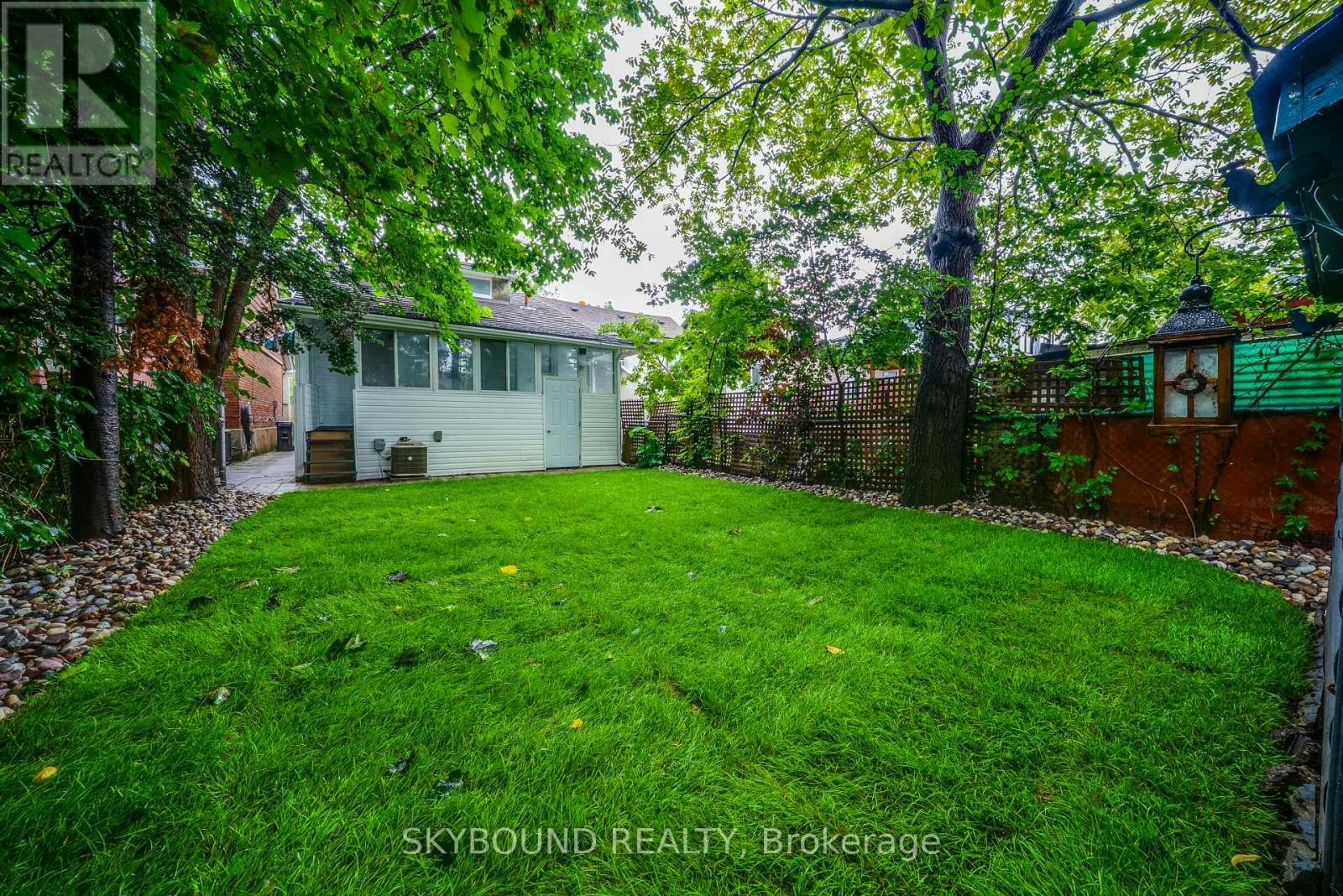 43 Craydon Avenue, Toronto, ON, M6M 2C8 - 25