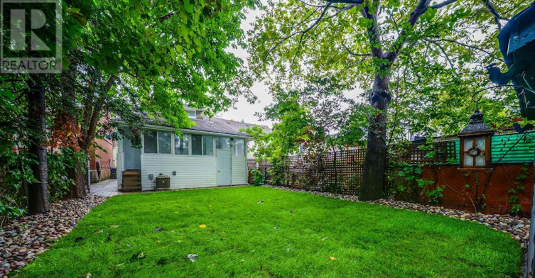 43 Craydon Avenue, Toronto, ON, M6M 2C8 - 25