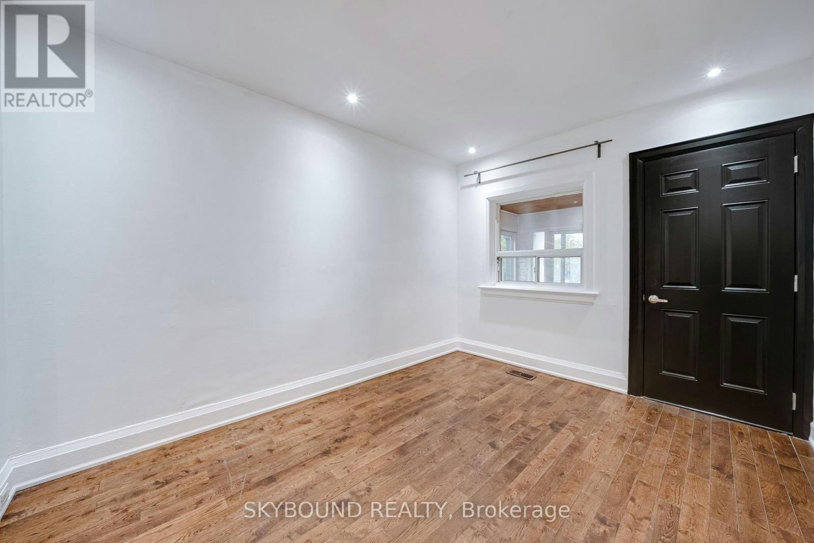 43 Craydon Avenue, Toronto, ON, M6M 2C8 - 13
