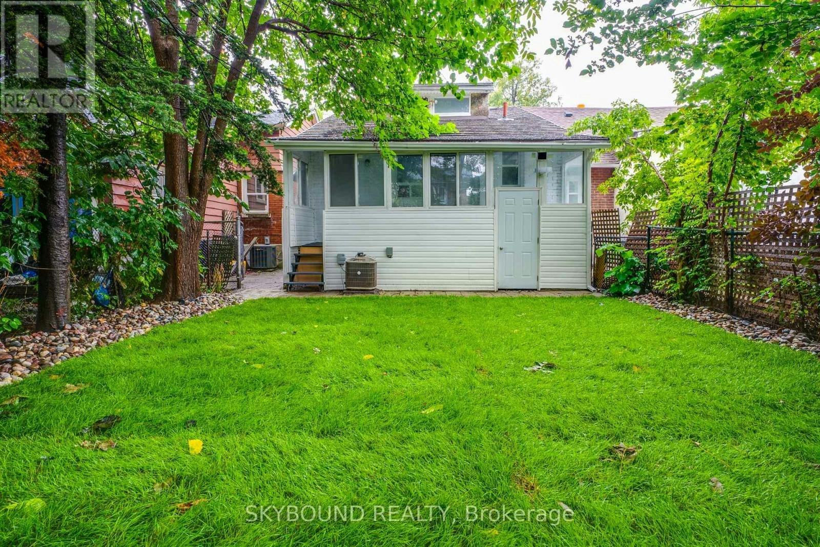 43 Craydon Avenue, Toronto, ON, M6M 2C8 - 26