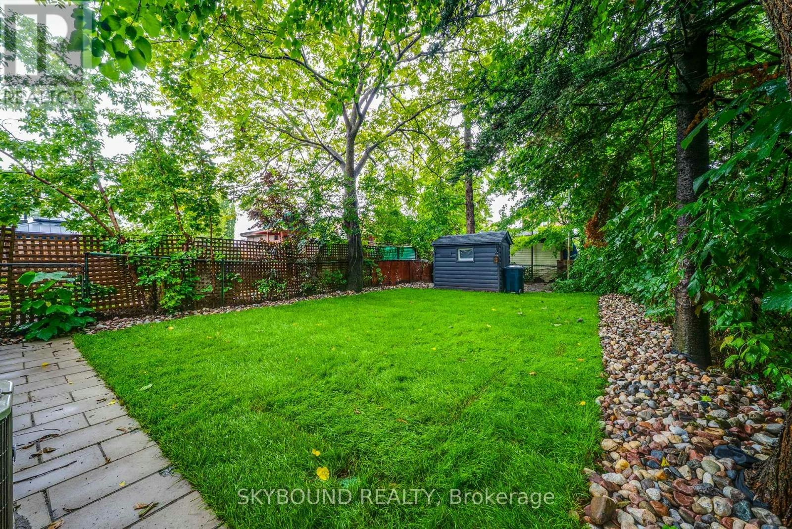 43 Craydon Avenue, Toronto, ON, M6M 2C8 - 27