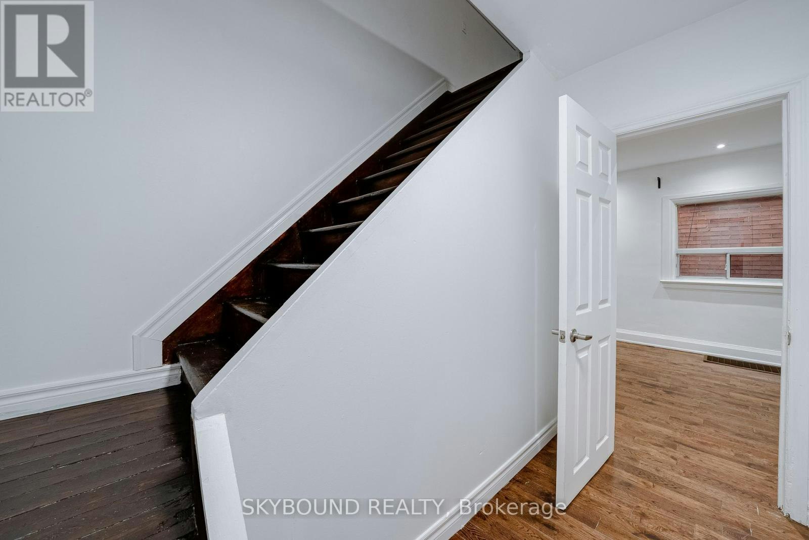 43 Craydon Avenue, Toronto, ON, M6M 2C8 - 17