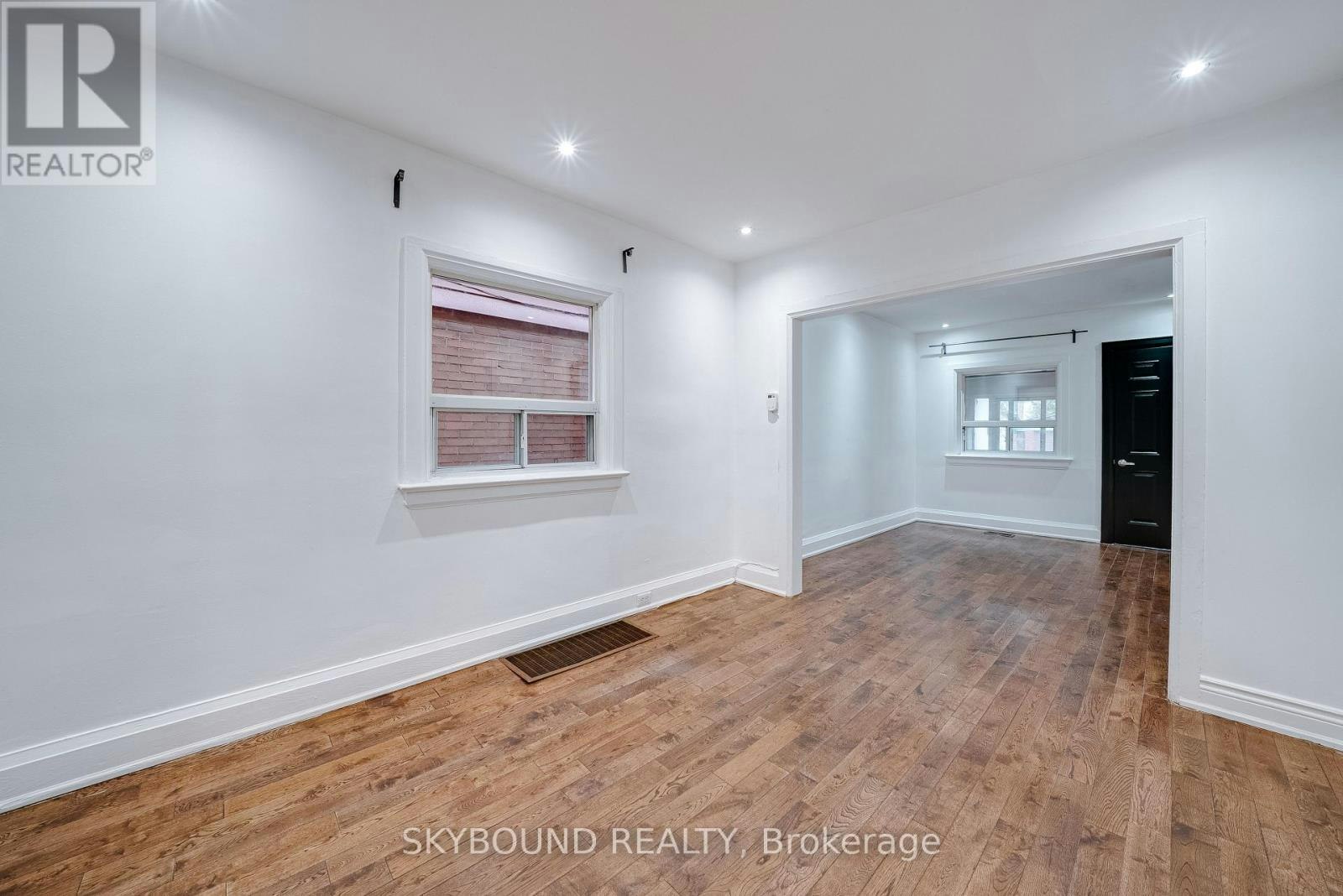 43 Craydon Avenue, Toronto, ON, M6M 2C8 - 8