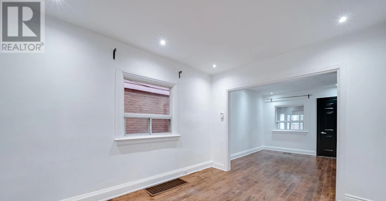 43 Craydon Avenue, Toronto, ON, M6M 2C8 - 8