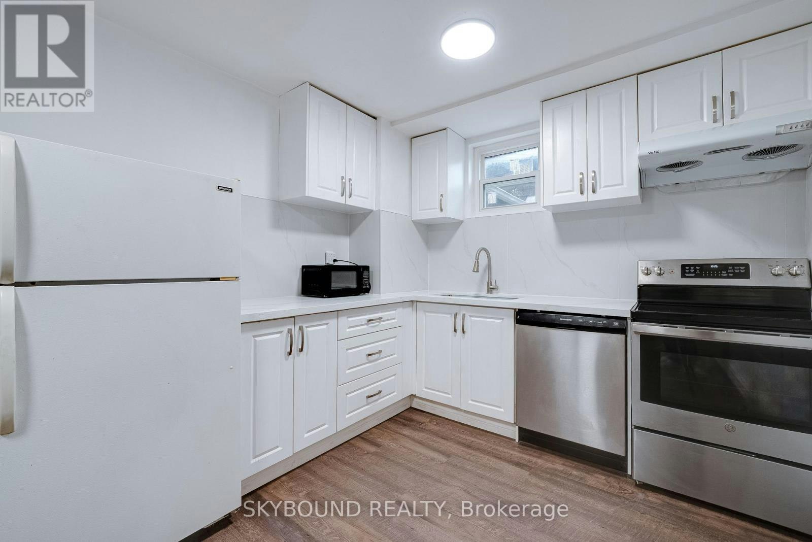 43 Craydon Avenue, Toronto, ON, M6M 2C8 - 12