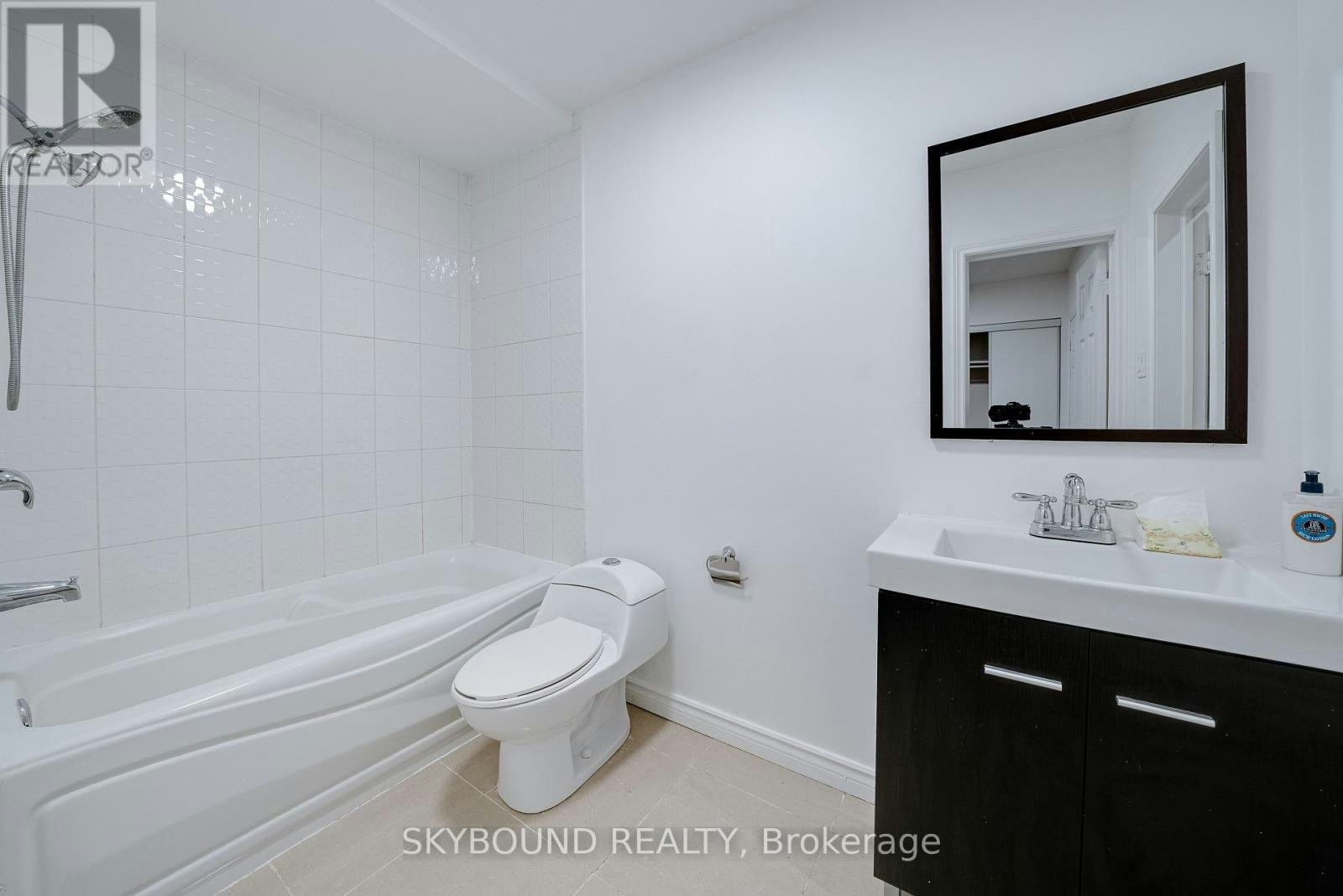 43 Craydon Avenue, Toronto, ON, M6M 2C8 - 16