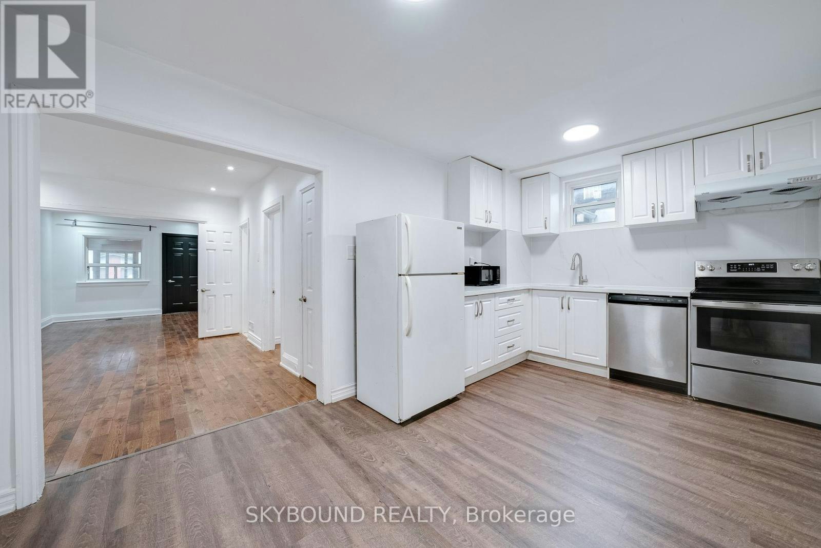 43 Craydon Avenue, Toronto, ON, M6M 2C8 - 11