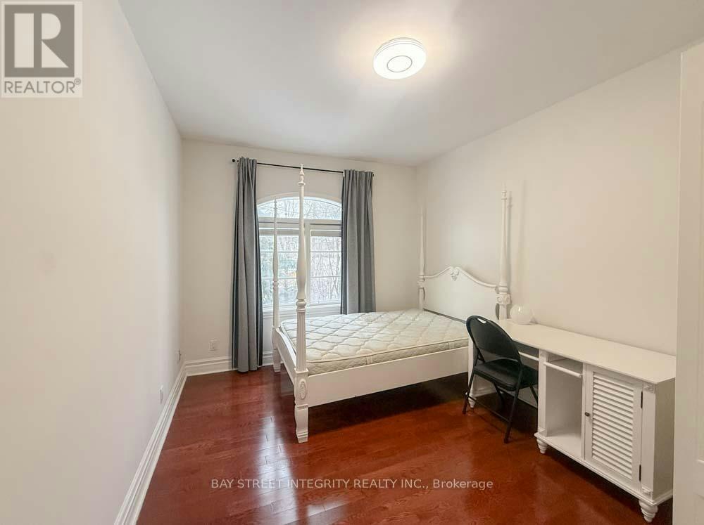 1-275 Estelle Avenue, Toronto, ON, M2N 5J4