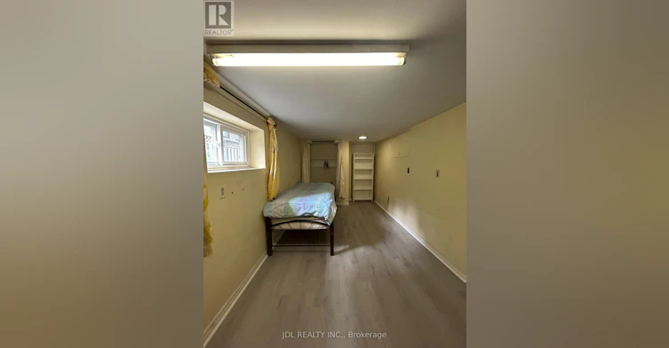 MASTERBEDROOM WALKOUTBSMT-186 Wilfred Ave Avenue, Toronto, ON, M2N 5C9 - 2