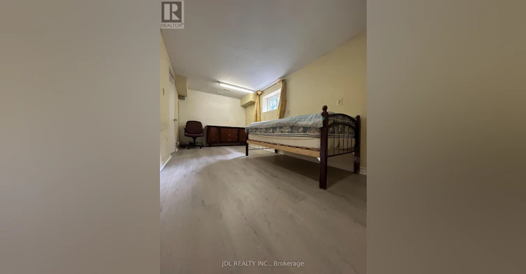 MASTERBEDROOM WALKOUTBSMT-186 Wilfred Ave Avenue, Toronto, ON, M2N 5C9 - 5