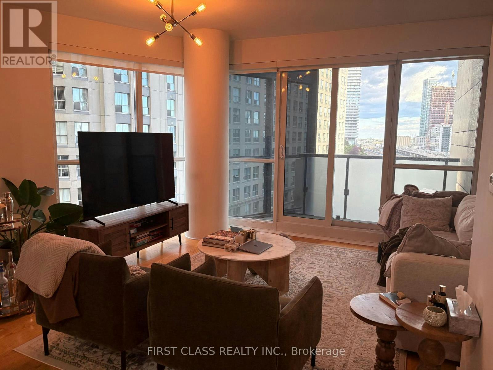 906-1 The Esplanade, Toronto, ON, M5A 0A8 - 2