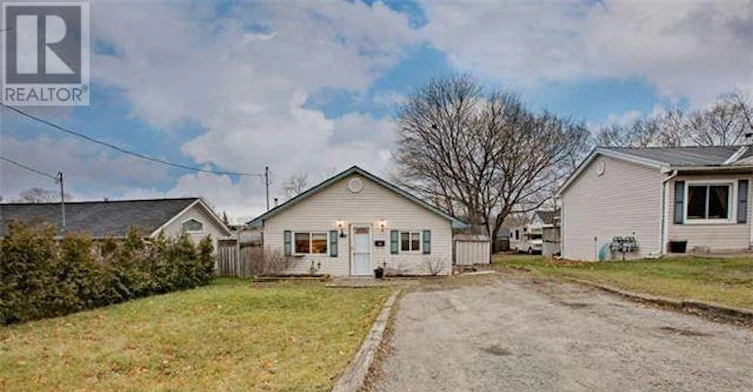 277 Pasadena Drive, Georgina, ON, L4P 2Z1 - 2