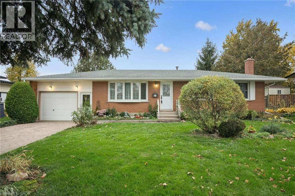 52 D'arcy Place, Kitchener, ON, N2E 1B8