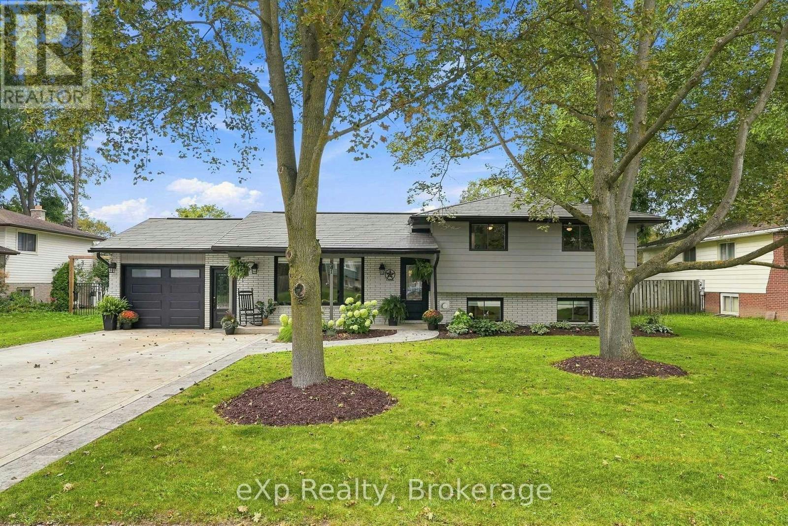 541 Oakview Crescent, Wellington North, ON, N0G 2L2