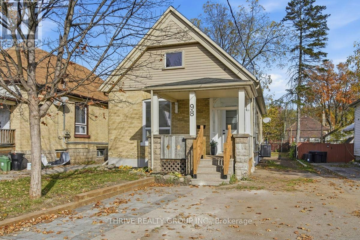 98 Mamelon Street E, London, ON, N5Z 1Y1