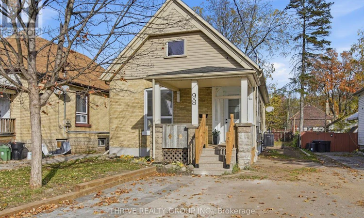 98 Mamelon Street E