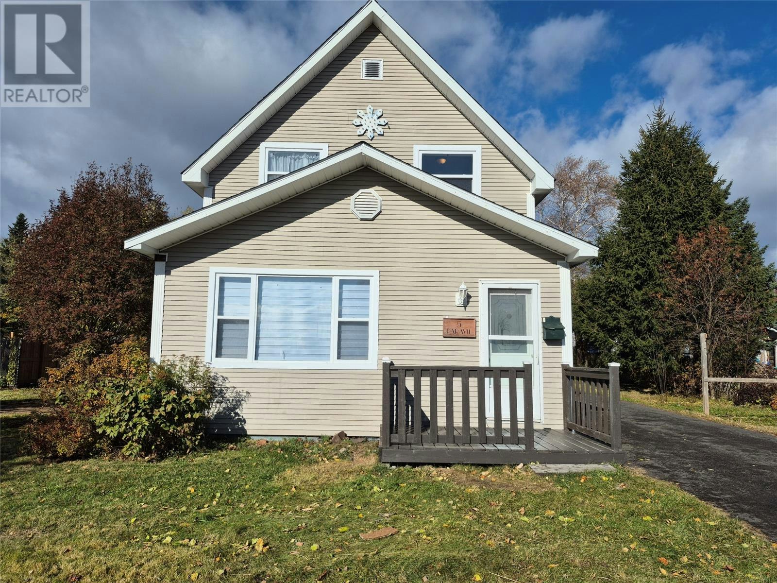 5 Union Street, Grand Falls-Windsor, NL, A2A 1E5