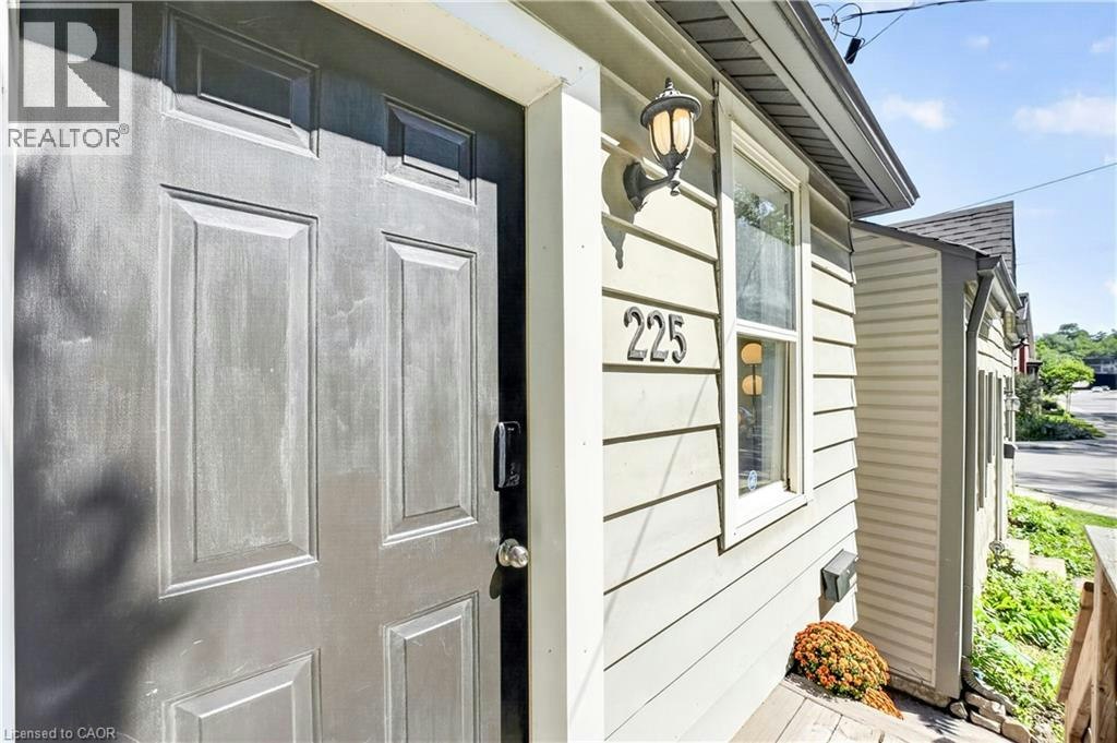 225 Charlton Avenue E, Hamilton, ON, L8N 1Z2