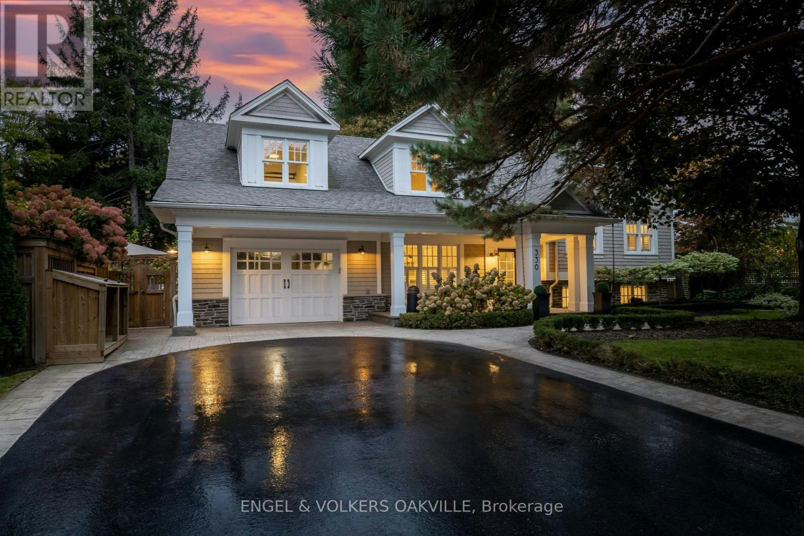 330 Camelot Court, Burlington, ON, L7L 2G3