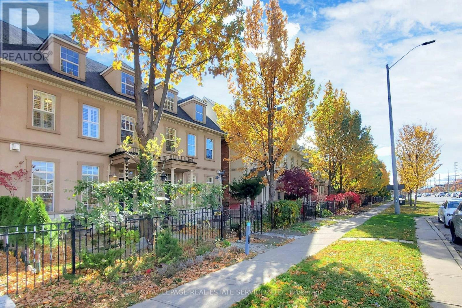 3552 Eglinton Avenue W, Mississauga, ON, L5M 7C4 - 2