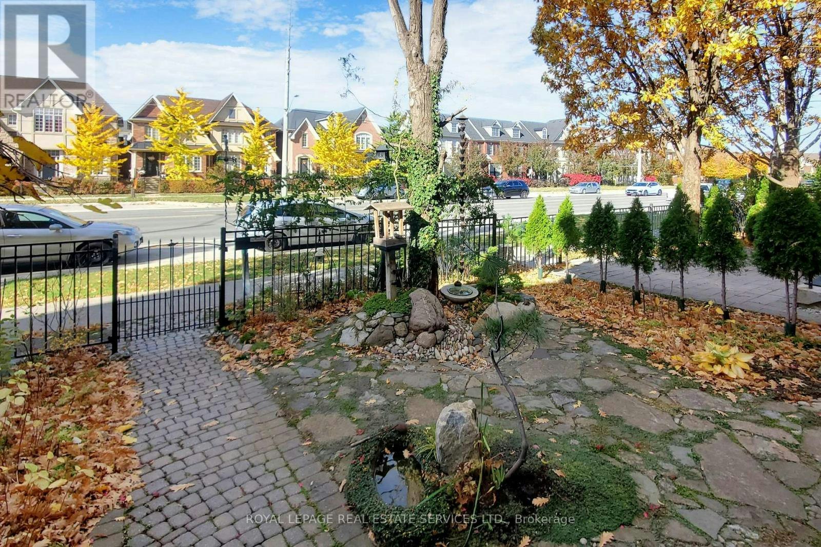 3552 Eglinton Avenue W, Mississauga, ON, L5M 7C4 - 4