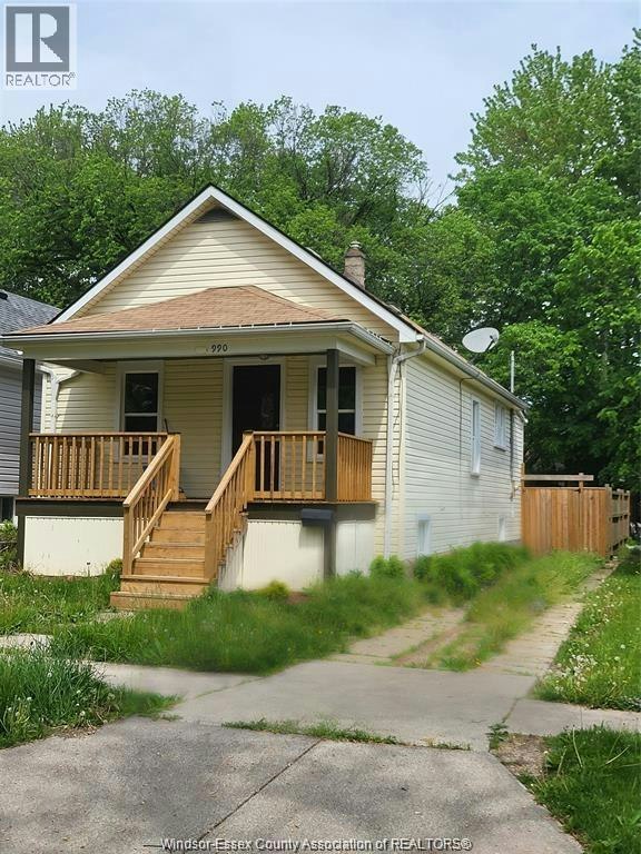 990 Bridge Avenue, Windsor, ON, N9B 2N1