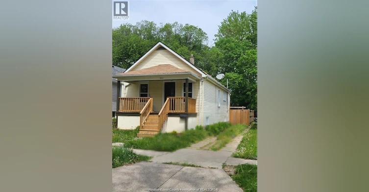 990 Bridge Avenue, Windsor, ON, N9B 2N1