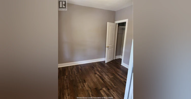 990 Bridge Avenue, Windsor, ON, N9B 2N1 - 8