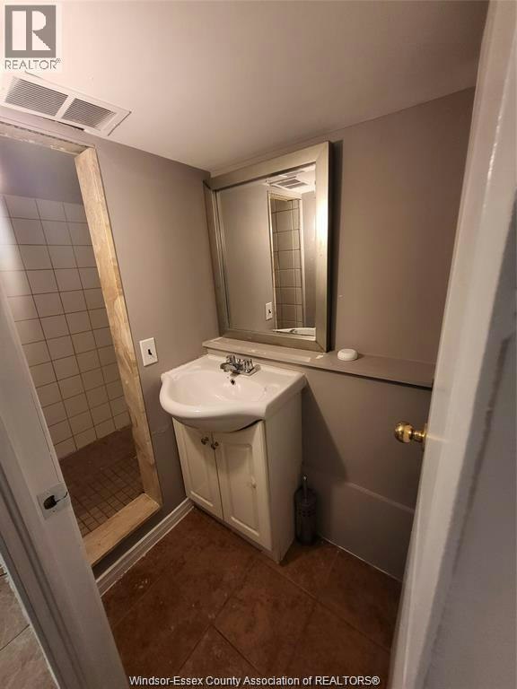 990 Bridge Avenue, Windsor, ON, N9B 2N1 - 18