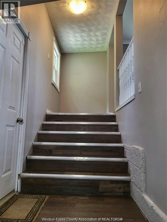 990 Bridge Avenue, Windsor, ON, N9B 2N1 - 9