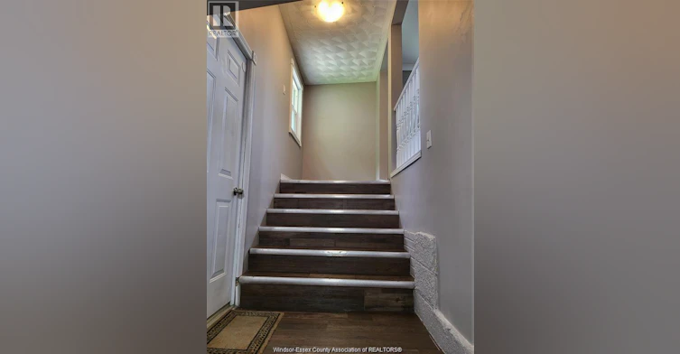 990 Bridge Avenue, Windsor, ON, N9B 2N1 - 9