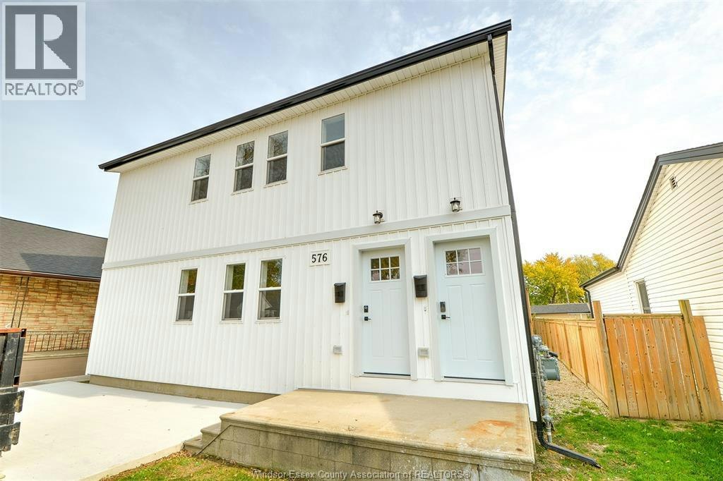 576 Elinor, Windsor, ON, N8P 1E4
