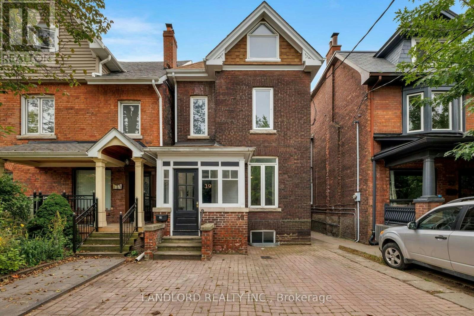 39 Riverdale Avenue, Toronto, ON, M4K 1C2