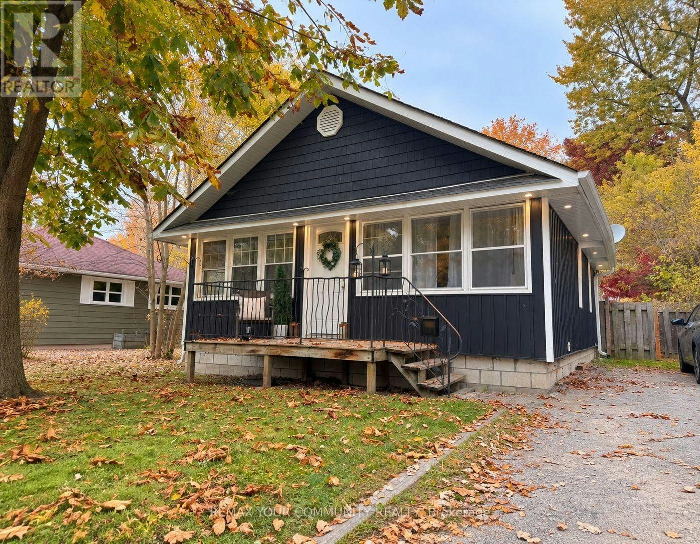 141 Cooks Bay Drive, Georgina, ON, L4P 2M2
