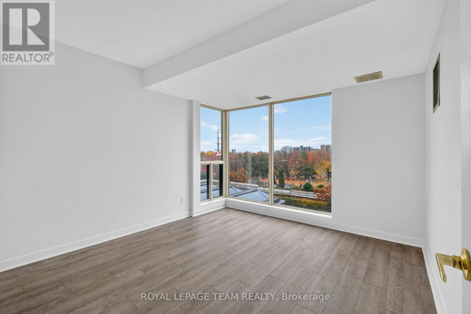 104-545 St Laurent Boulevard, Ottawa, ON, K1K 4H9 - 25