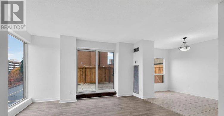 104-545 St Laurent Boulevard, Ottawa, ON, K1K 4H9 - 11