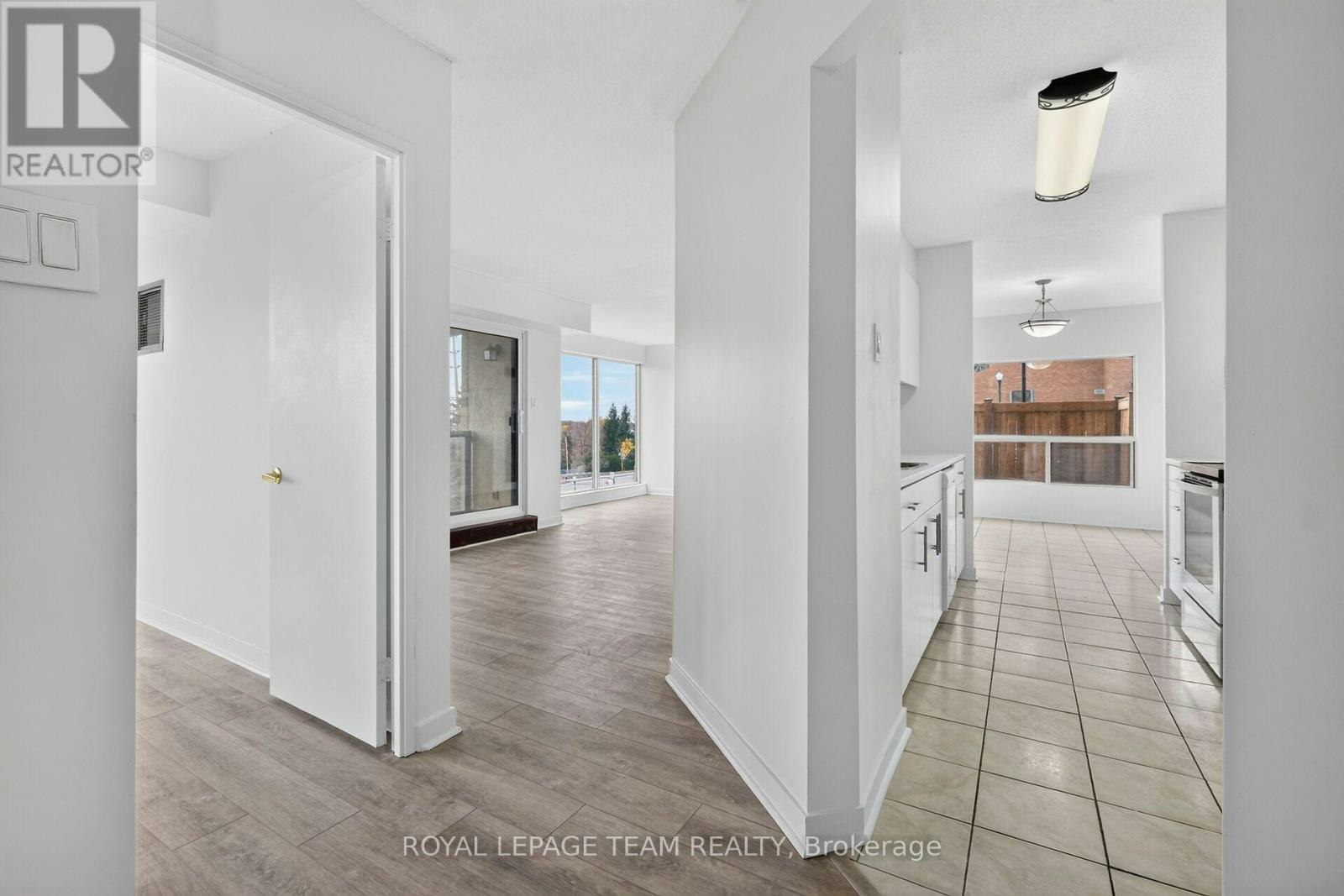 104-545 St Laurent Boulevard, Ottawa, ON, K1K 4H9 - 5