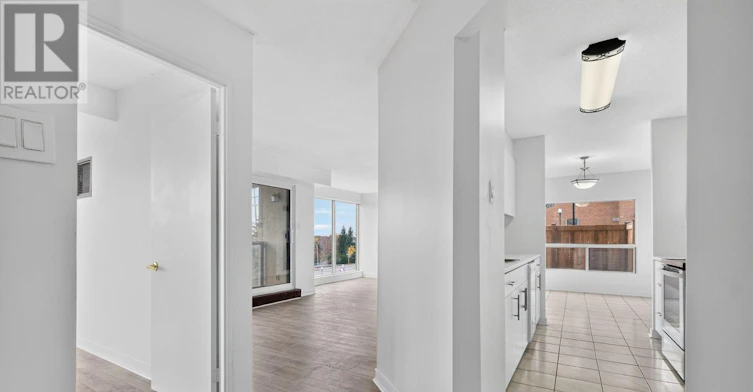 104-545 St Laurent Boulevard, Ottawa, ON, K1K 4H9 - 5