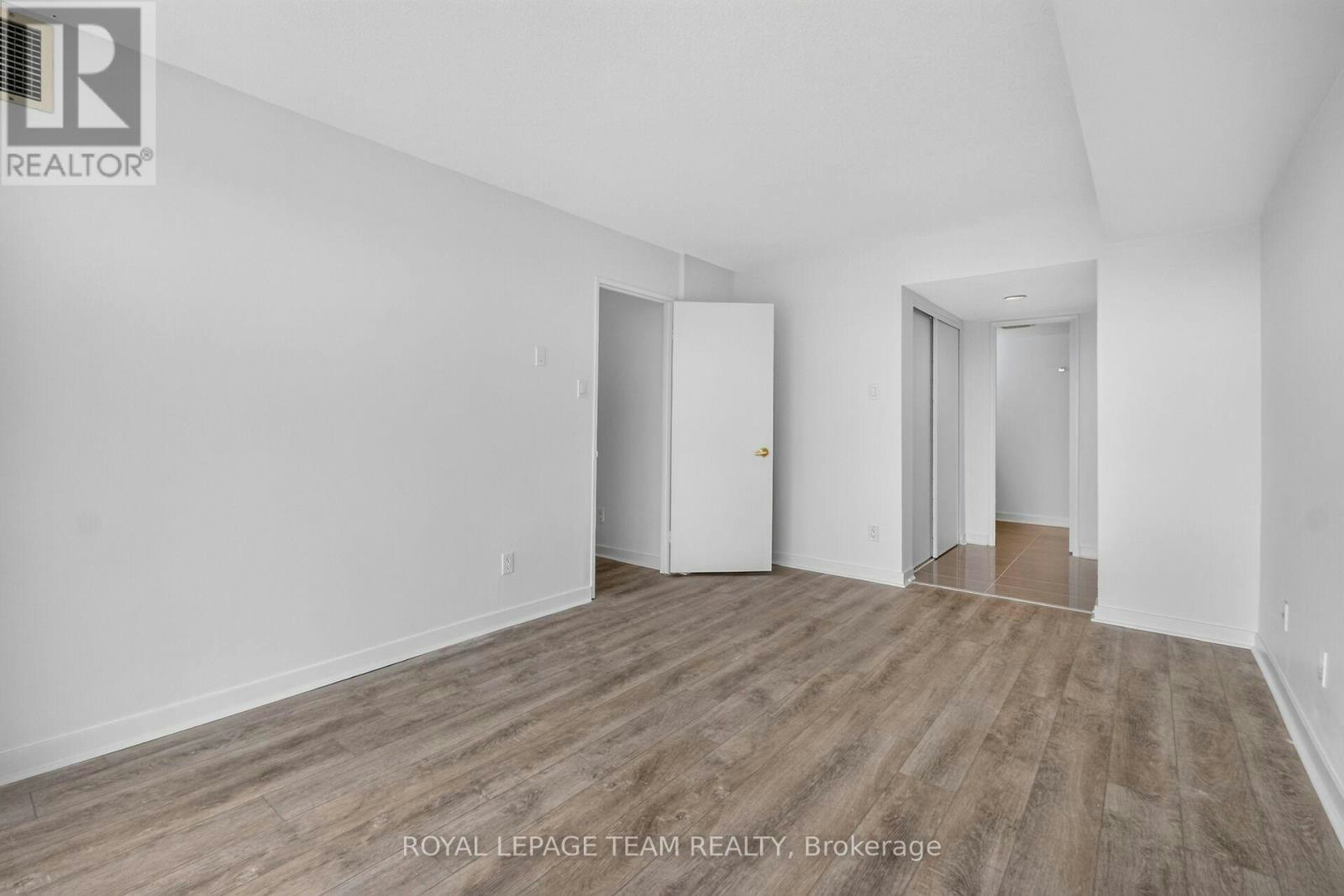 104-545 St Laurent Boulevard, Ottawa, ON, K1K 4H9 - 21