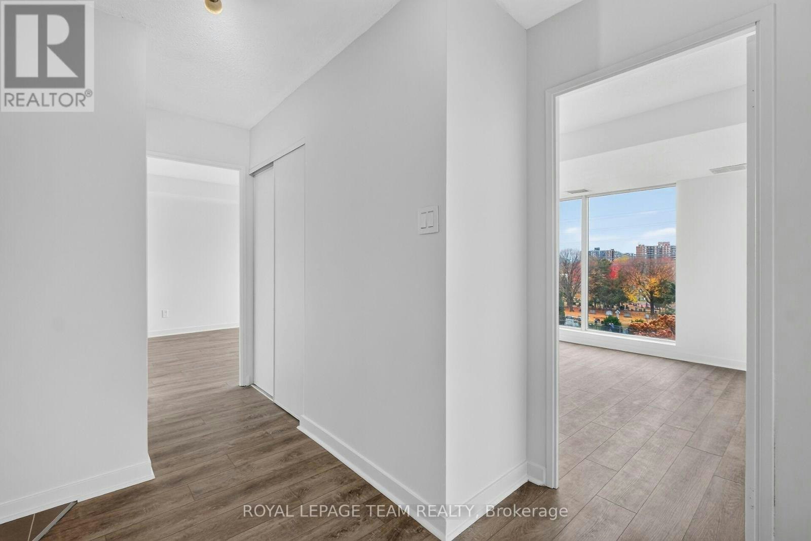 104-545 St Laurent Boulevard, Ottawa, ON, K1K 4H9 - 17