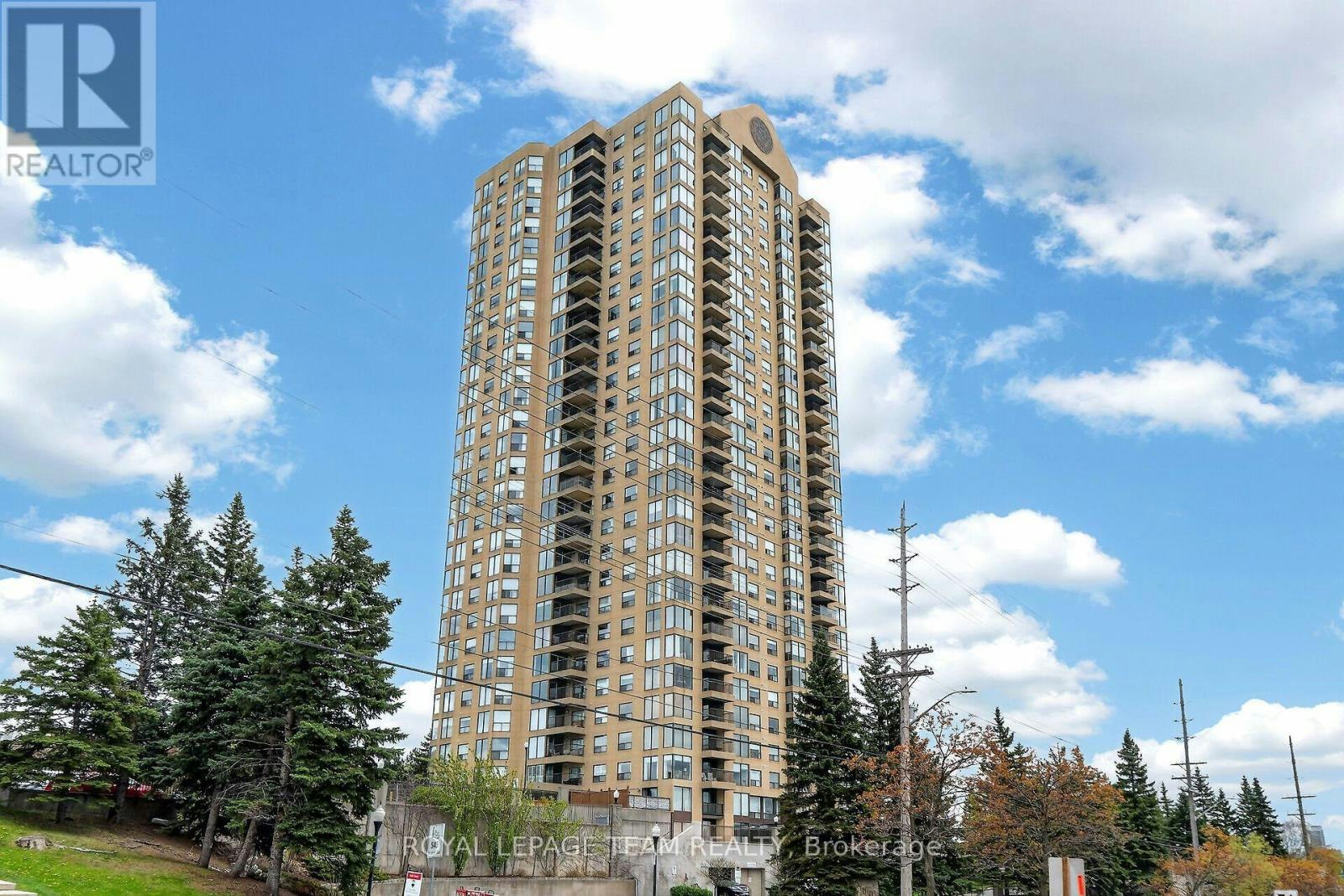 104-545 St Laurent Boulevard, Ottawa, ON, K1K 4H9