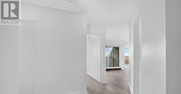 104-545 St Laurent Boulevard, Ottawa, ON, K1K 4H9 - 3